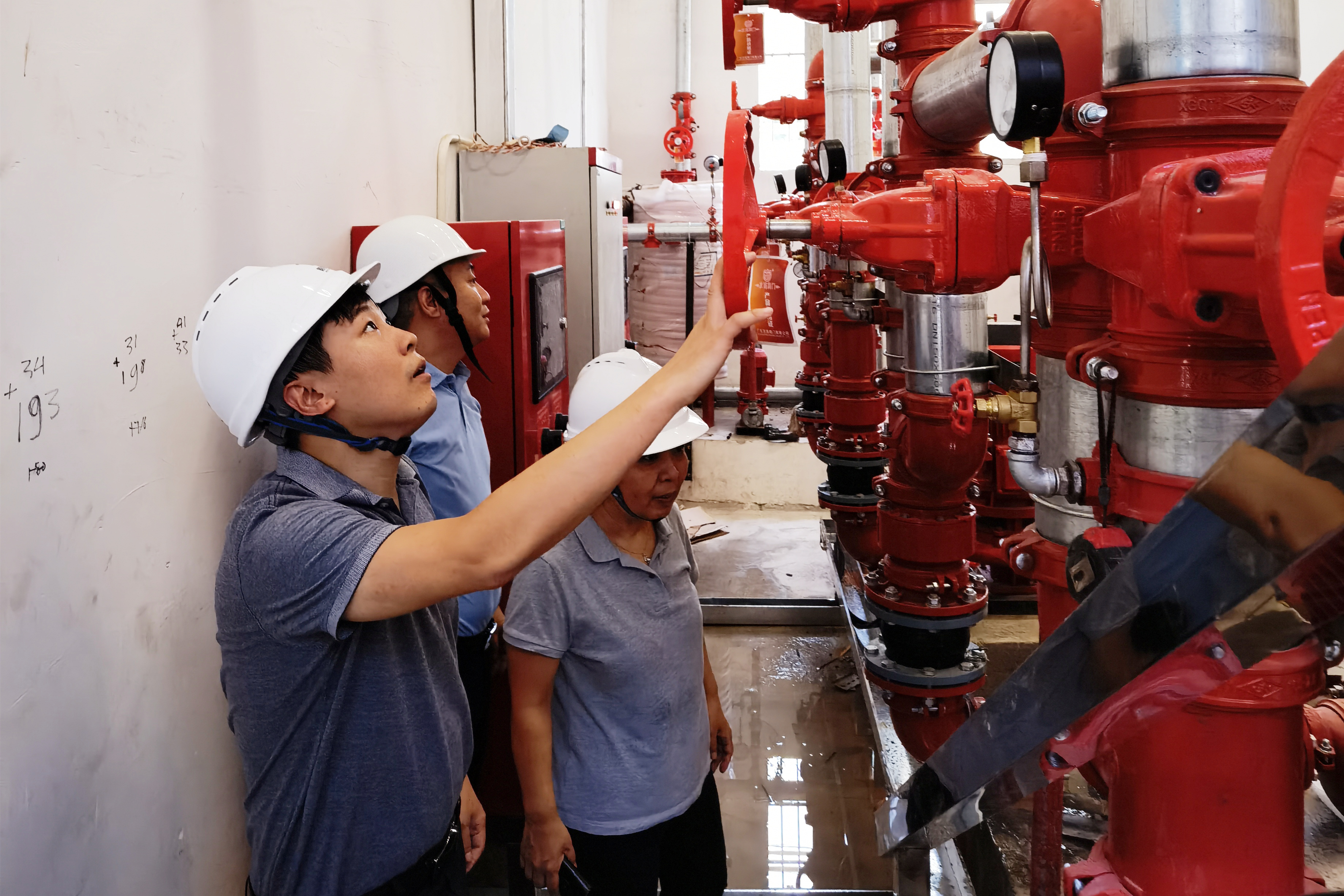 1001-01-2 地产广东 1.jpg