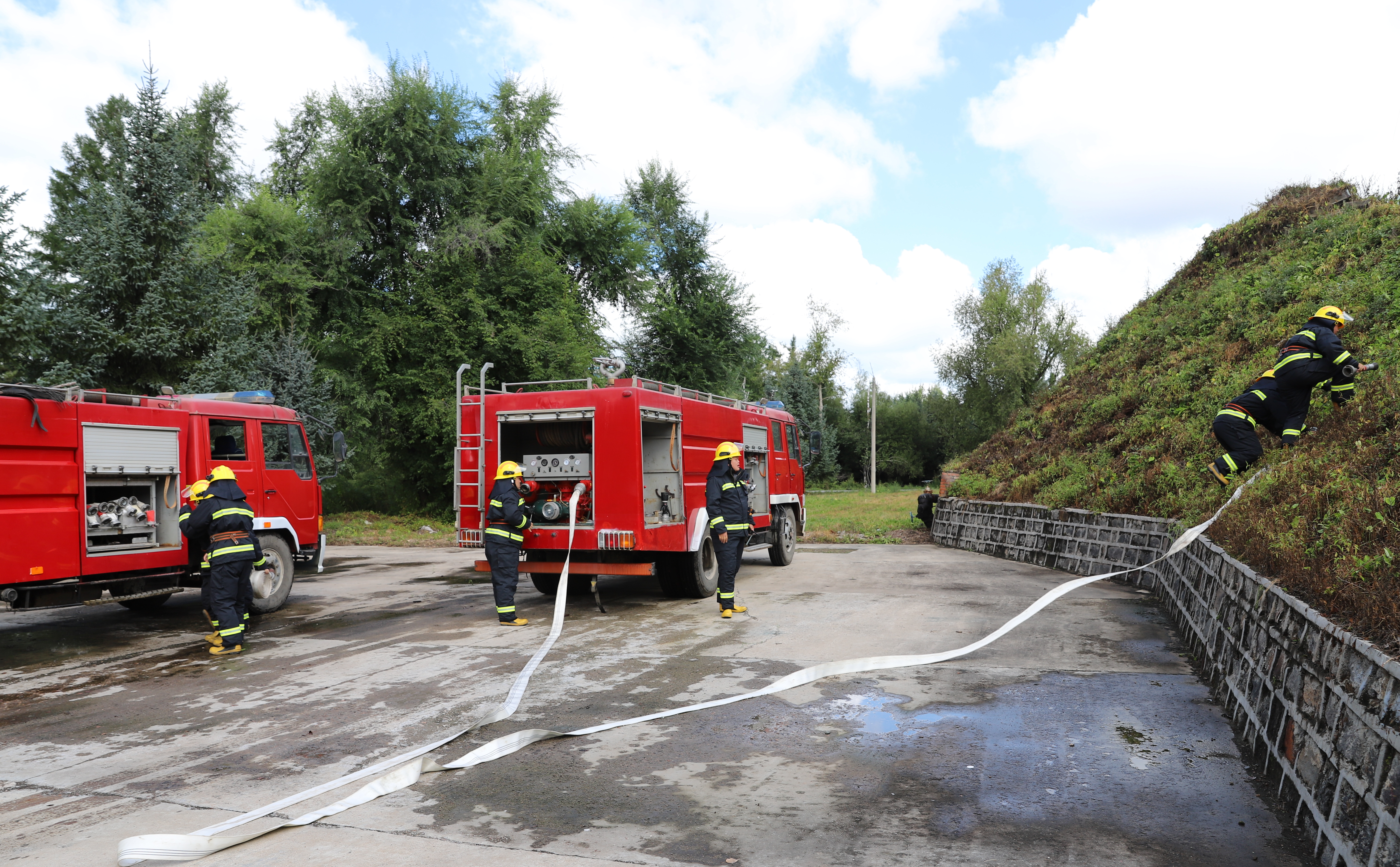 1001-05 3305工厂消防演练.jpg