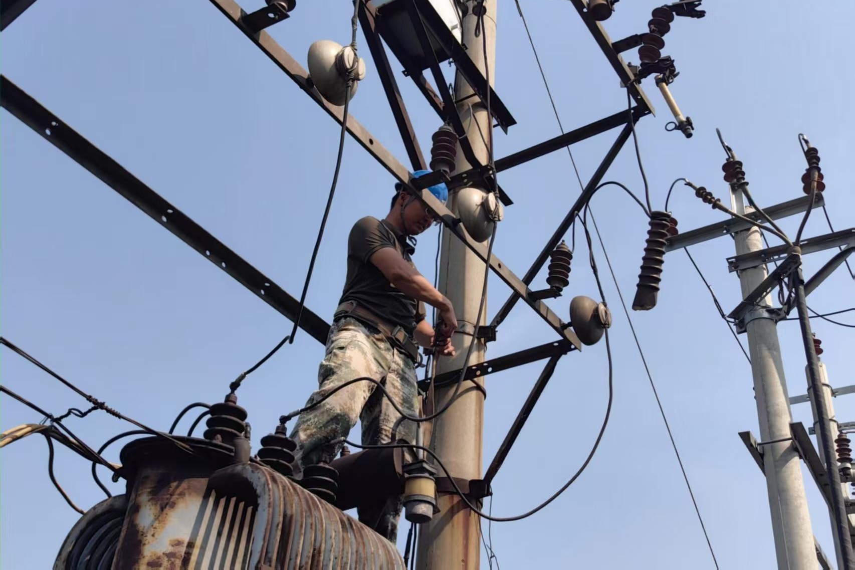 唐山园区开展电路安全检查 张国鹏.jpg