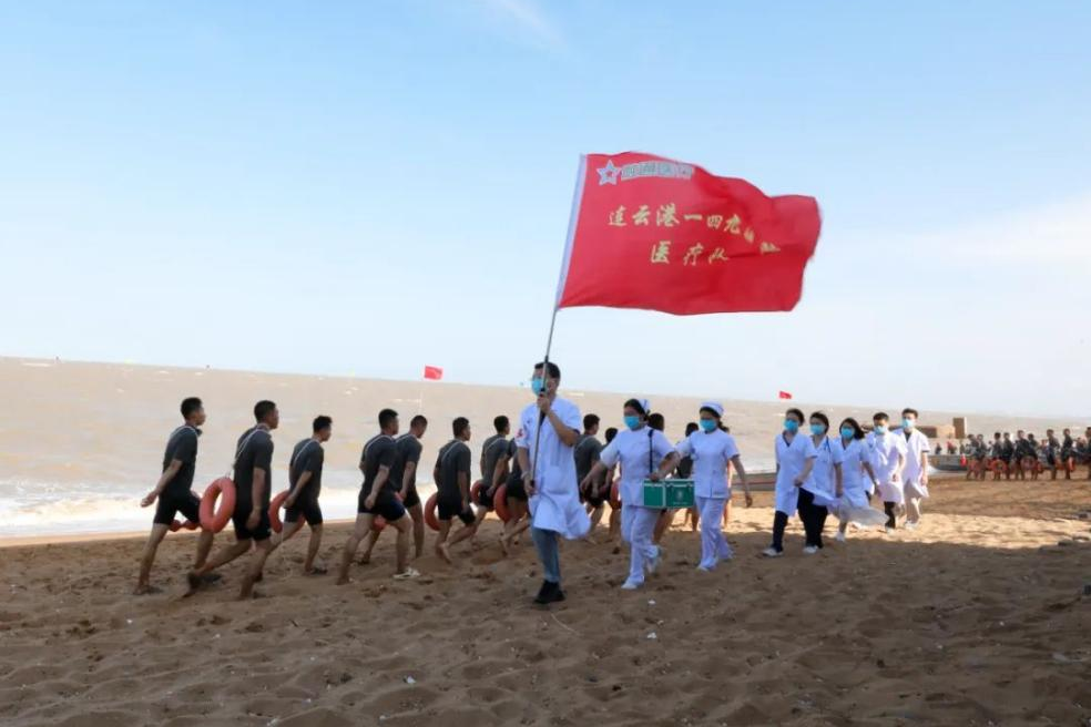 连云港一四九医院医疗队在演训一线开展暖心巡诊服务 乔木 png.png